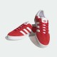 Adidas Gazelle Red White – კლასიკური სახე მკაფიო კონტრასტით